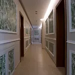 Alley Boutique And 4*
