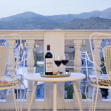 Alley Boutique And Argostoli (Kefalonia)