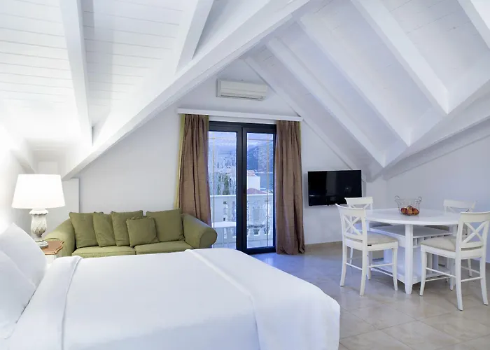 Alley Boutique And Hotel