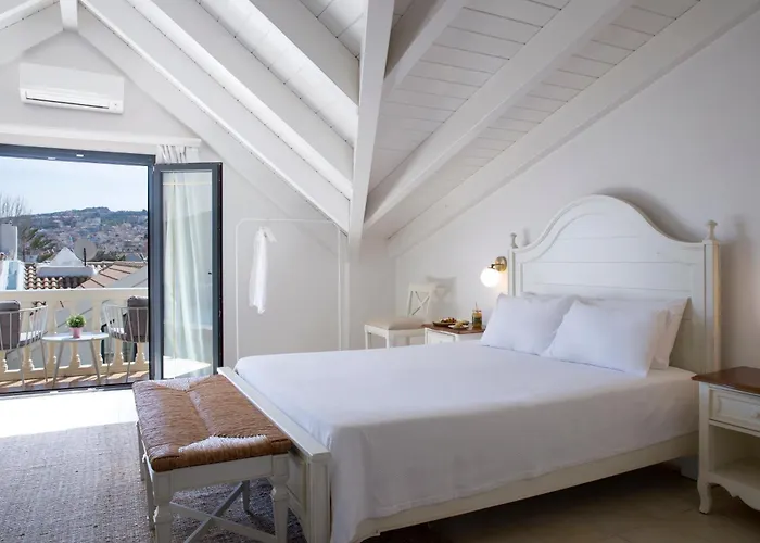 Hotel Alley Boutique And