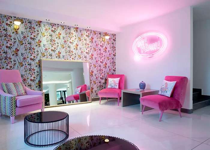 Alley Boutique And Argostoli (Kefalonia)