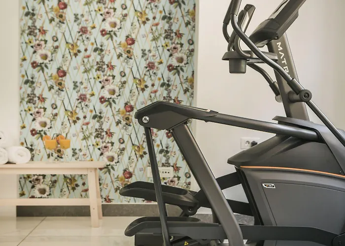 Alley Boutique And 4*