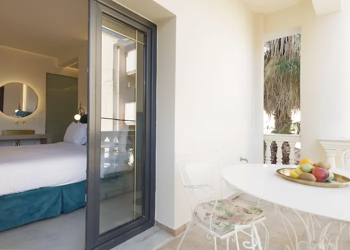 Alley Boutique And 4*