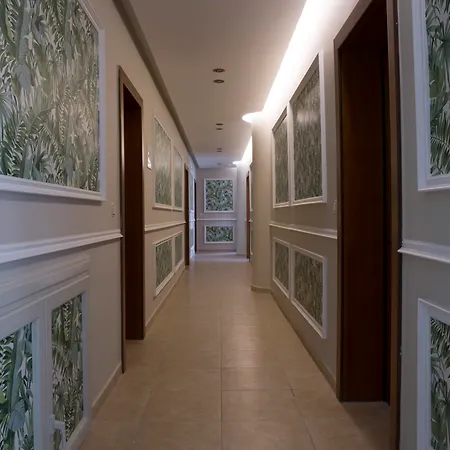 Alley Boutique And 4*