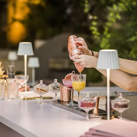 Hotel Alley Boutique And