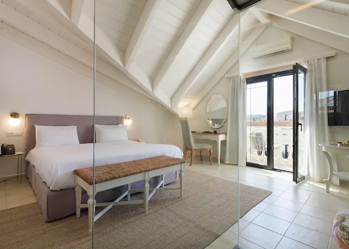 Alley Boutique And Hotel